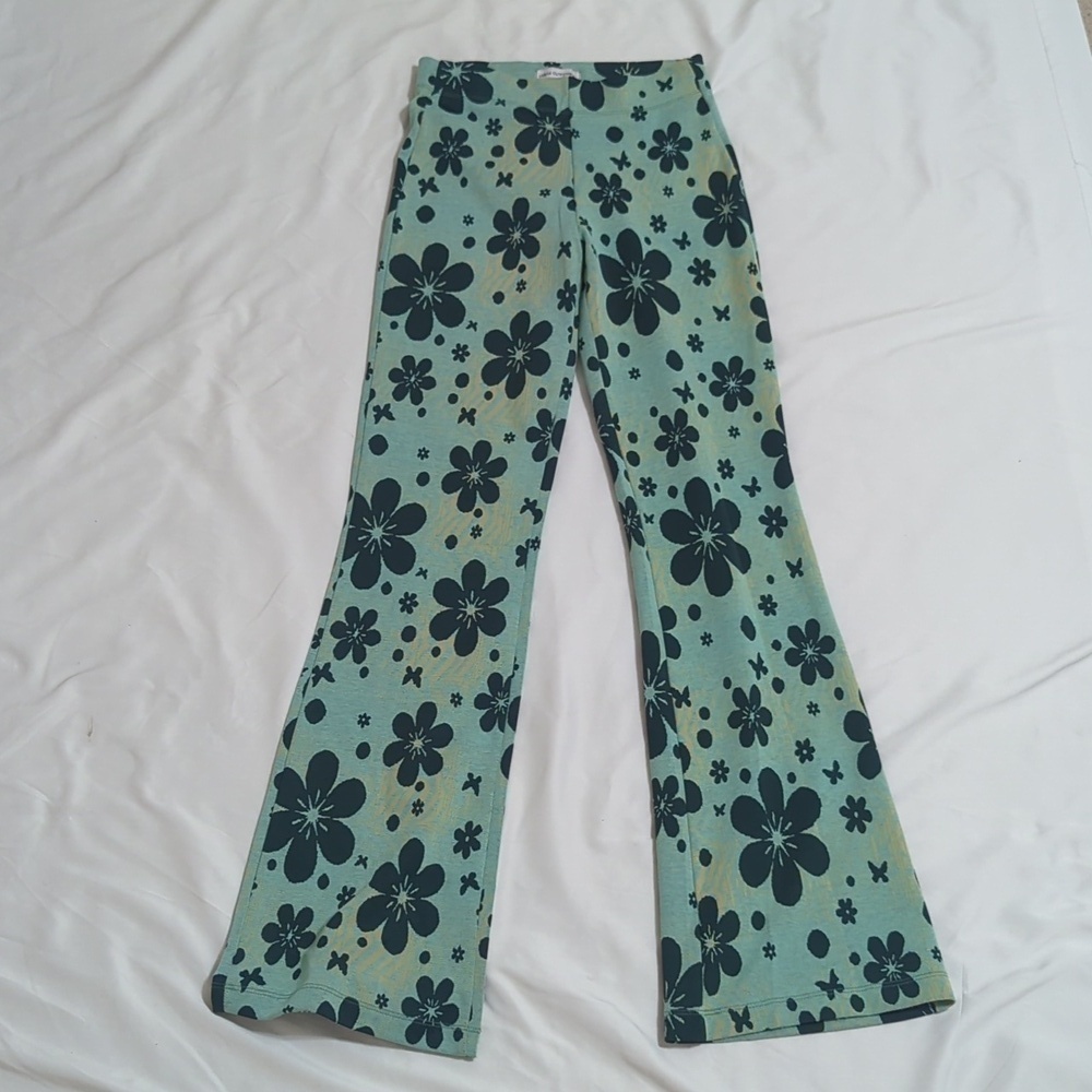 Urban Outfitters Bryn Pull-On Flare Pant, Color Green Floral Size S/P. - Picture 5 of 16